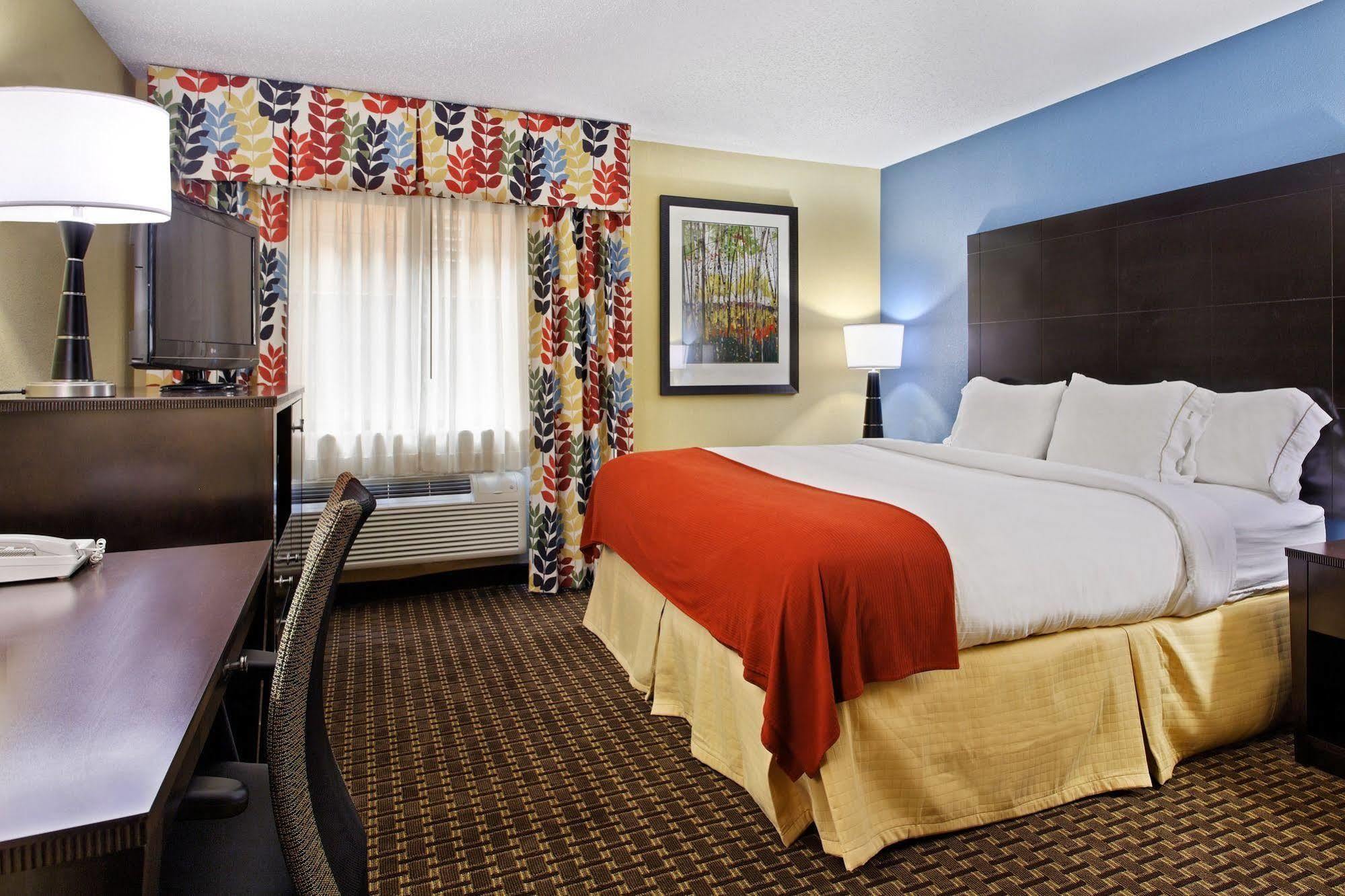 Holiday Inn Express Hotel Fort Campbell-Oak Grove By Ihg Kültér fotó